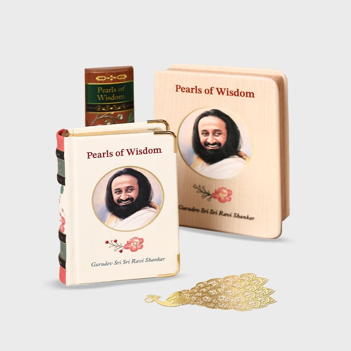 Pearls of Wisdom: Inspiring Quotes by Gurudev Sri Sri Ravi Shankar | Premium Wooden Cover Edition