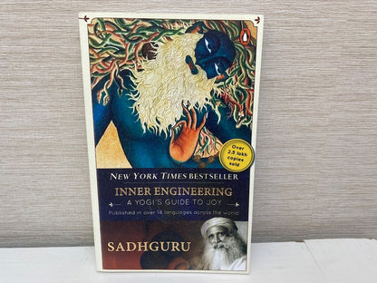 Inner Engineering - A Yogis Guide to Joy: Sadhguru (Paperback) | 0812997794